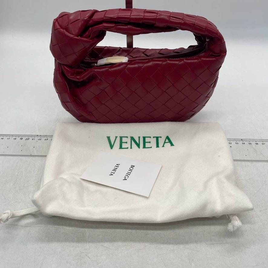 Bottega Veneta Jodie — Плетёная кожа