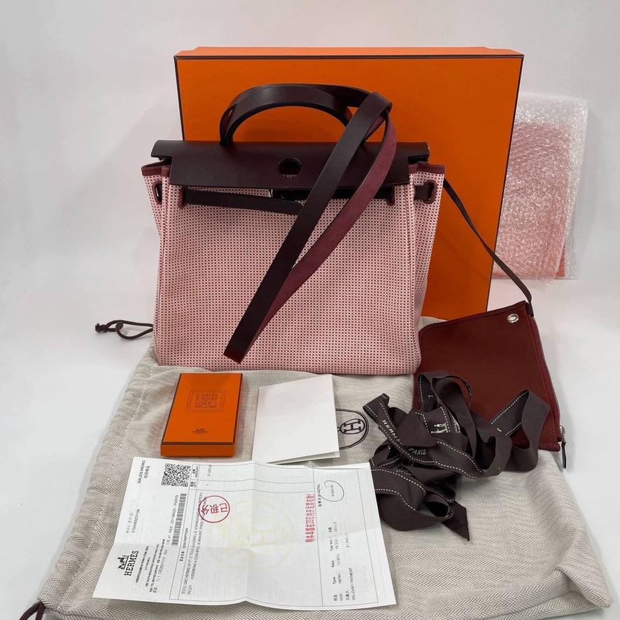 Hermès Herbag — Розовый канвас в перфорации