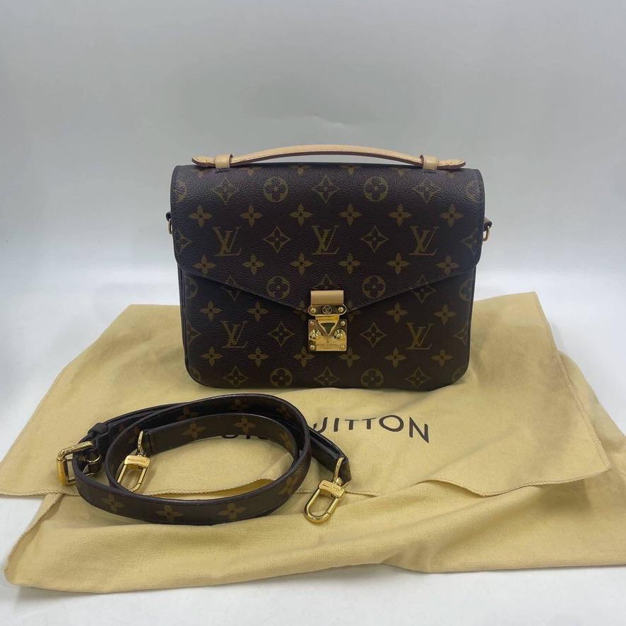 Louis Vuitton Pochette Métis — Monogram canvas