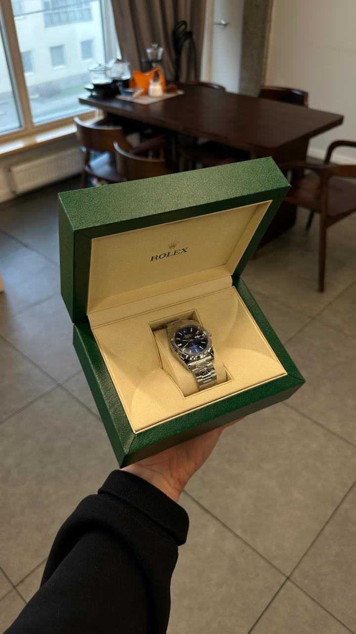 Rolex — Часы с синим циферблатом