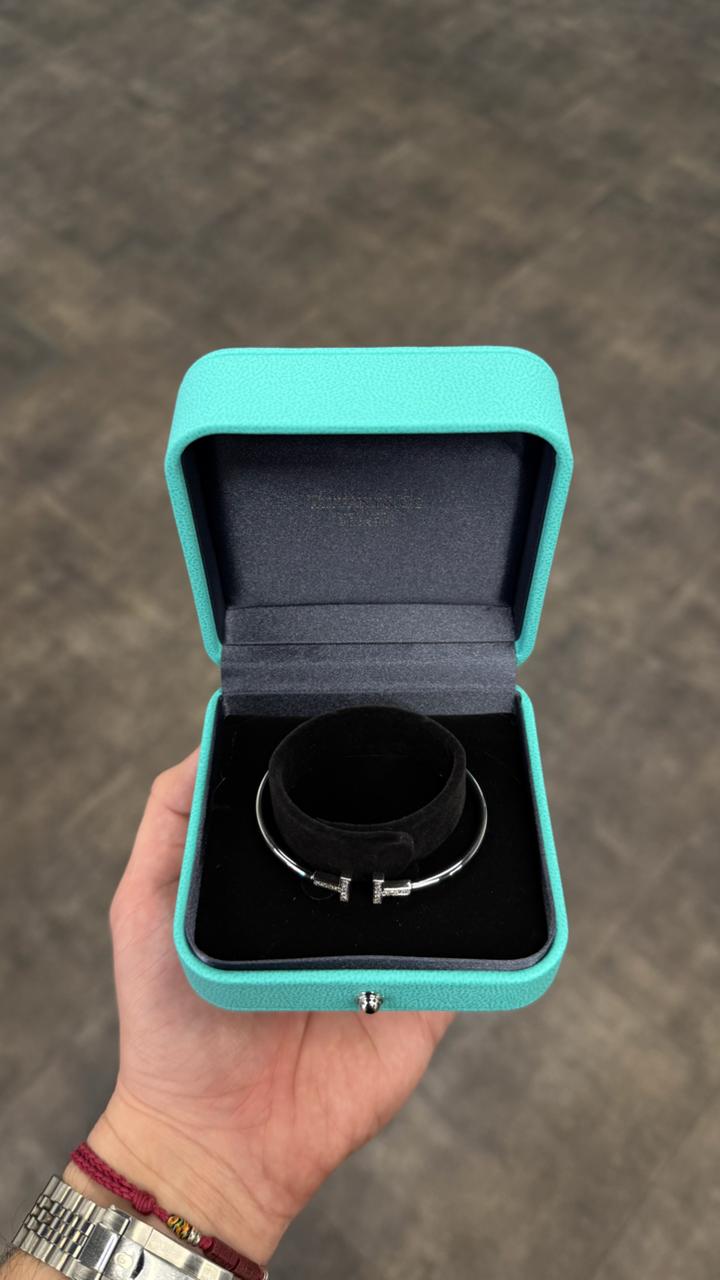 Tiffany & Co. — Браслет T с бриллиантами